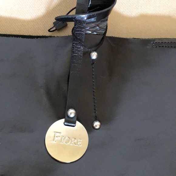 Fiore Leather handbag - Picture 3 of 8